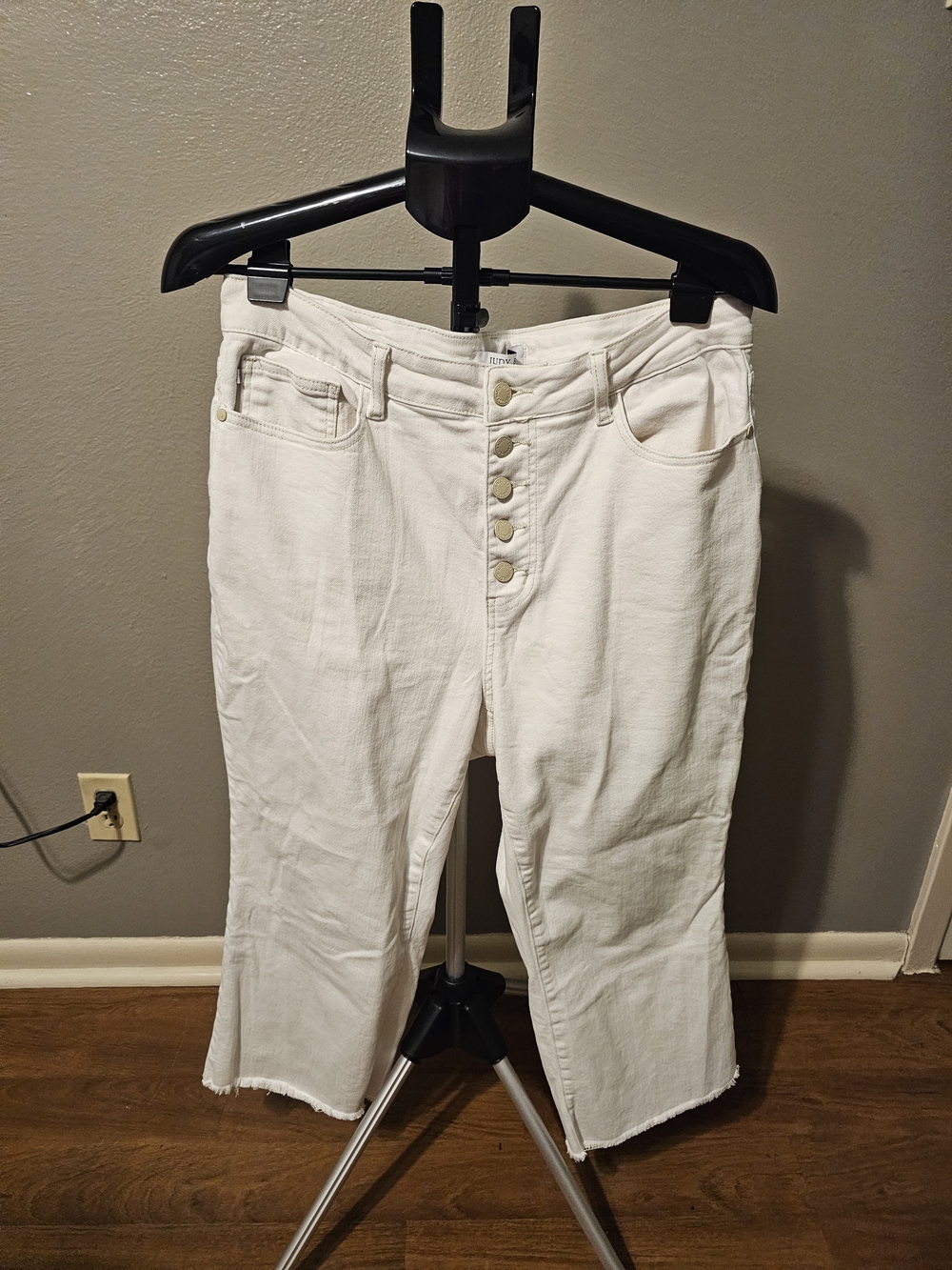 Judy Blue White Button-Fly Cropped Jeans
